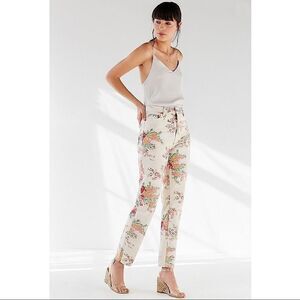 BDG-HIGH Rise Floral Mom Jeans (Size:28)